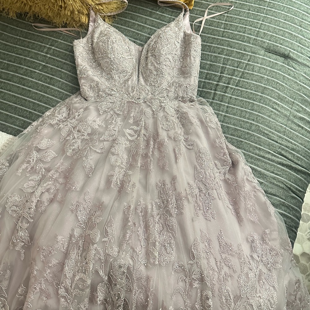 Gown - Picture 2 of 10